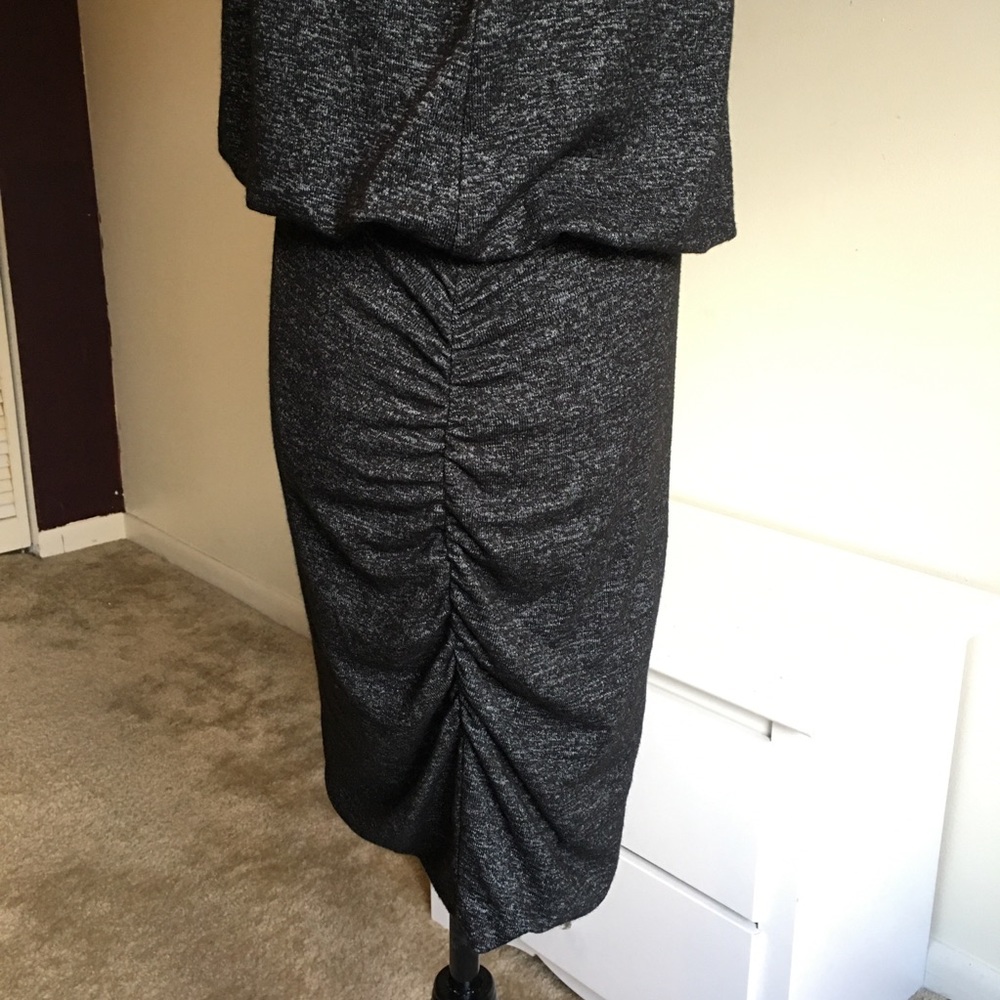 Banana Republic Ruched Gray Jersey Dress Sleeve - Picture 5 of 6